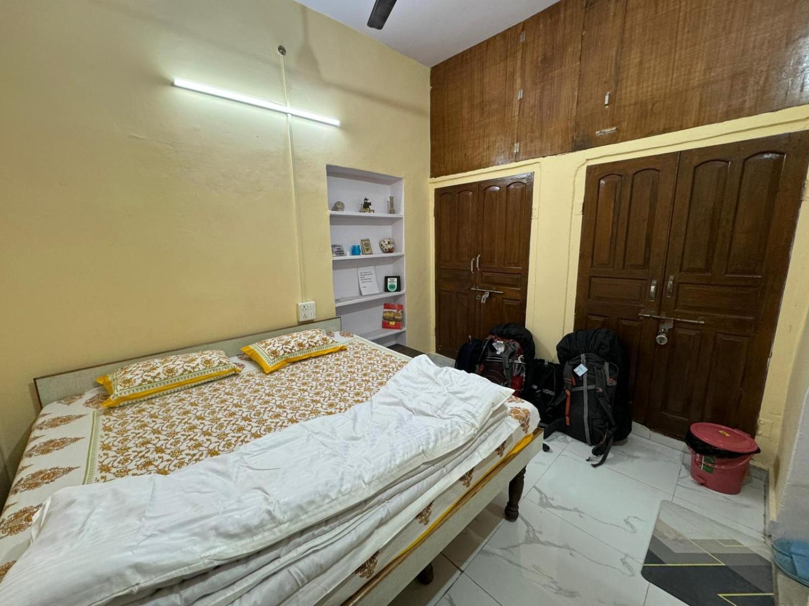 Nadya Homestay For Female & Family Jaipur Phòng bức ảnh