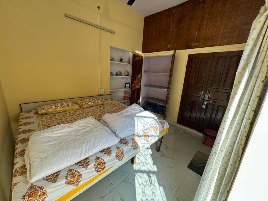 Nadya Homestay For Female & Family Jaipur Ngoại thất bức ảnh