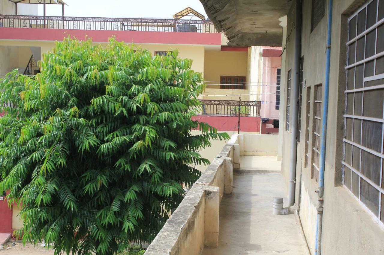 Nadya Homestay For Female & Family Jaipur Ngoại thất bức ảnh