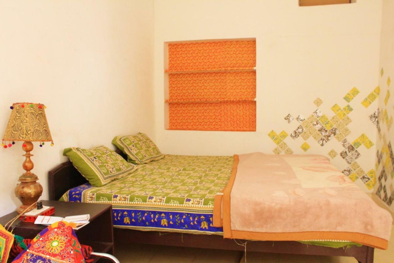 Nadya Homestay For Female & Family Jaipur Ngoại thất bức ảnh