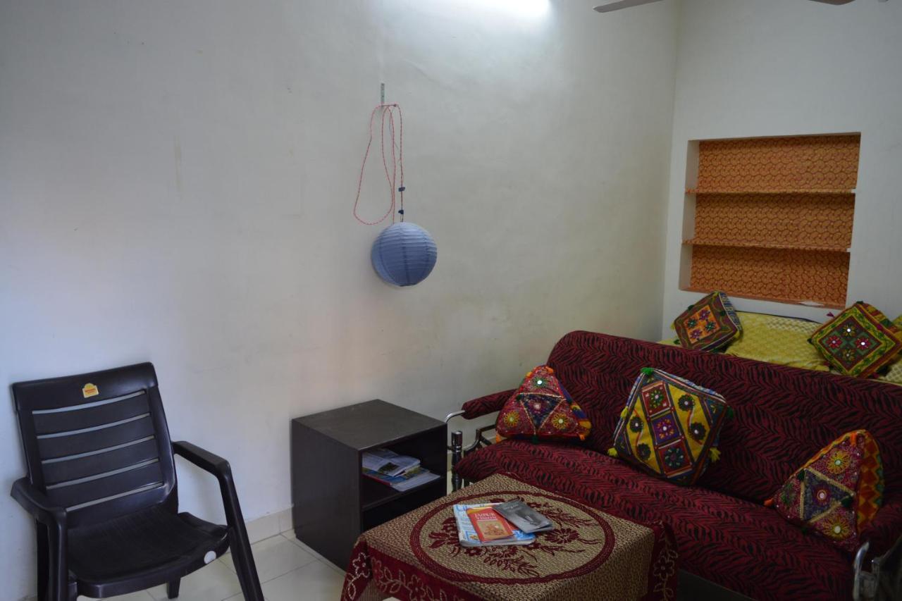 Nadya Homestay For Female & Family Jaipur Ngoại thất bức ảnh
