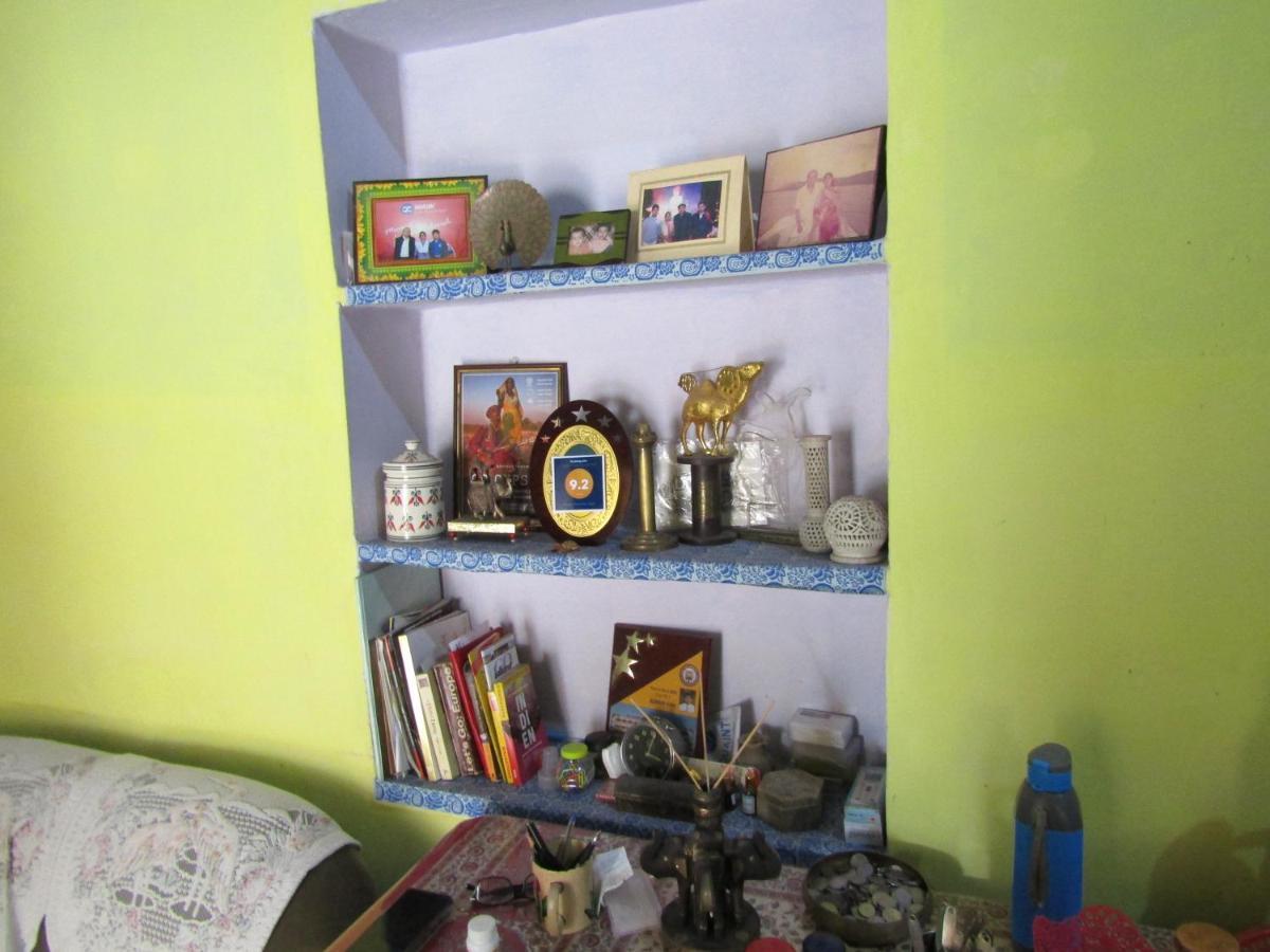 Nadya Homestay For Female & Family Jaipur Ngoại thất bức ảnh