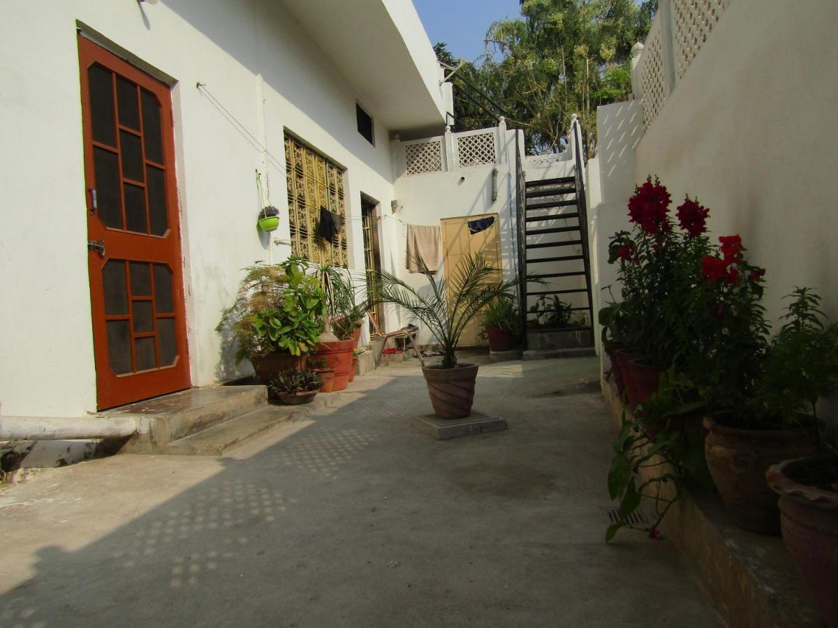 Nadya Homestay For Female & Family Jaipur Ngoại thất bức ảnh